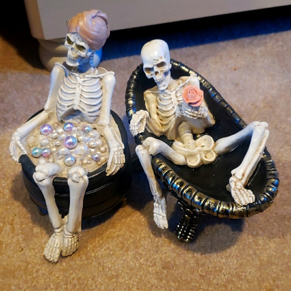 Skeleton decor
